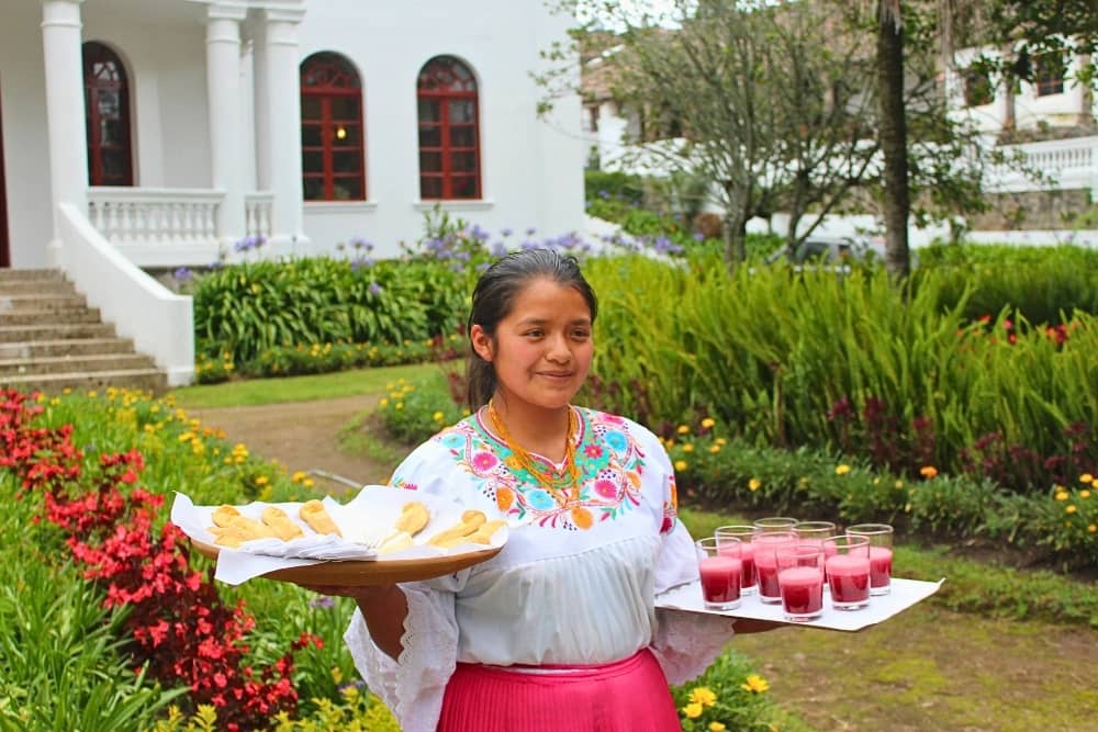 bizcochos ecuador 1 indigenous woman with bizcocho