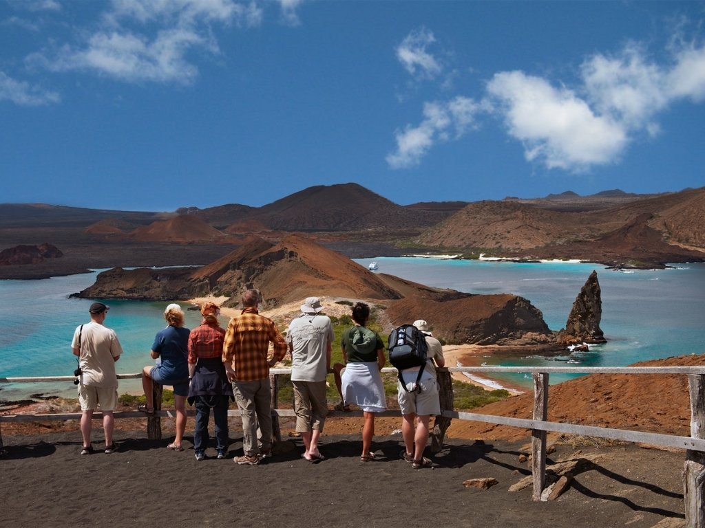 ecuador the galapagos islands how many days in galapagos - pinnacle rock at bartolome island