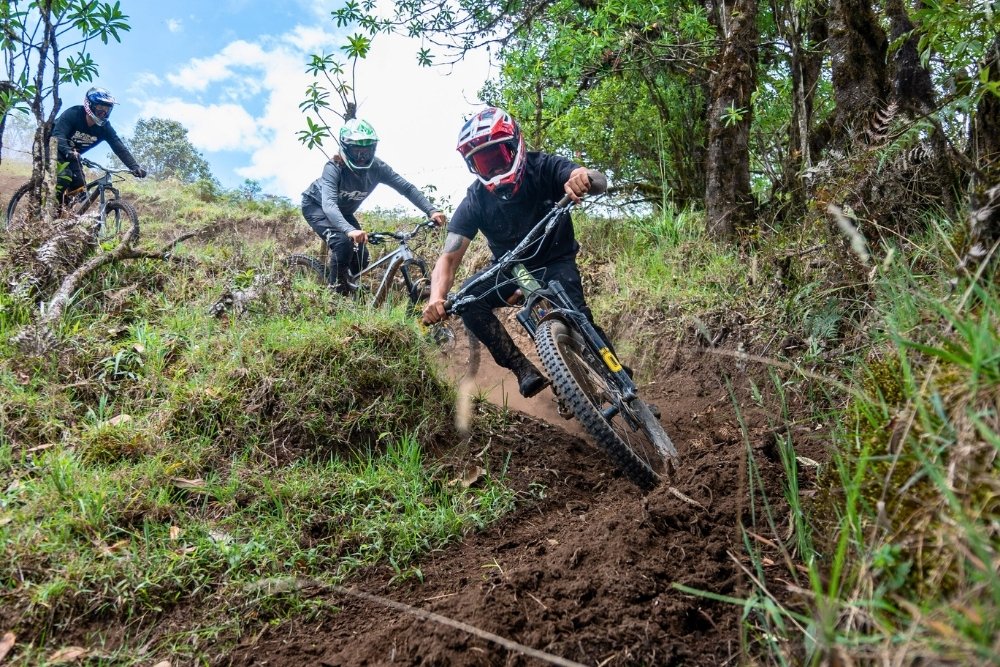 enduro cycling ecuador 9-day epic ecuador cycling quest