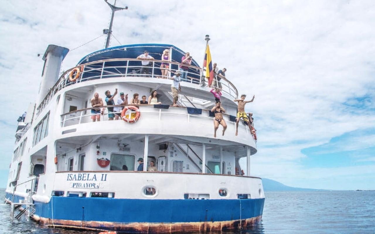 isabela ii gallery 8 isabela ii galapagos cruise