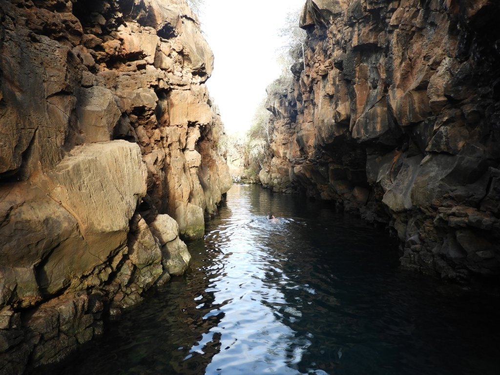 las grietas galapagos las grietas galapagos snorkeling site