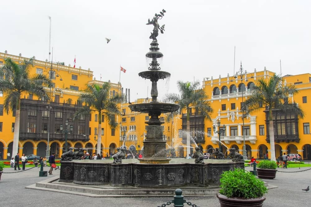 plaza de armas lima plaza de armas - lima peru