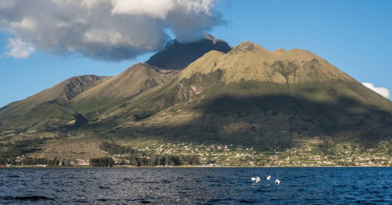 san pablo lake otavalo imbabura volcano things to do in otavalo ecuador