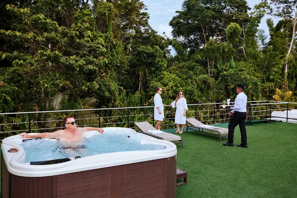 Anakonda Luxury Amazon Cruise