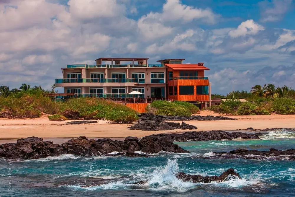 iguana crossing hotel iguana crossing - isabela