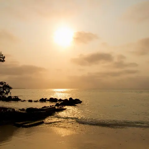 Mucura-Island-Sunset Rebecca Adventure Travel Isla Mucara Beach
