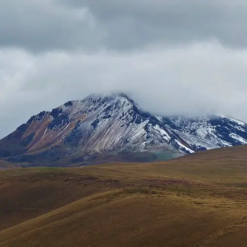 Sincholagua-Volcano Rebecca Adventure Travel horseback riding- cotopaxi - ecuador